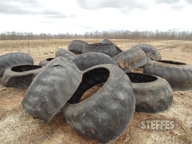 (17) Rubber tire inverted feed bunks_1.jpg